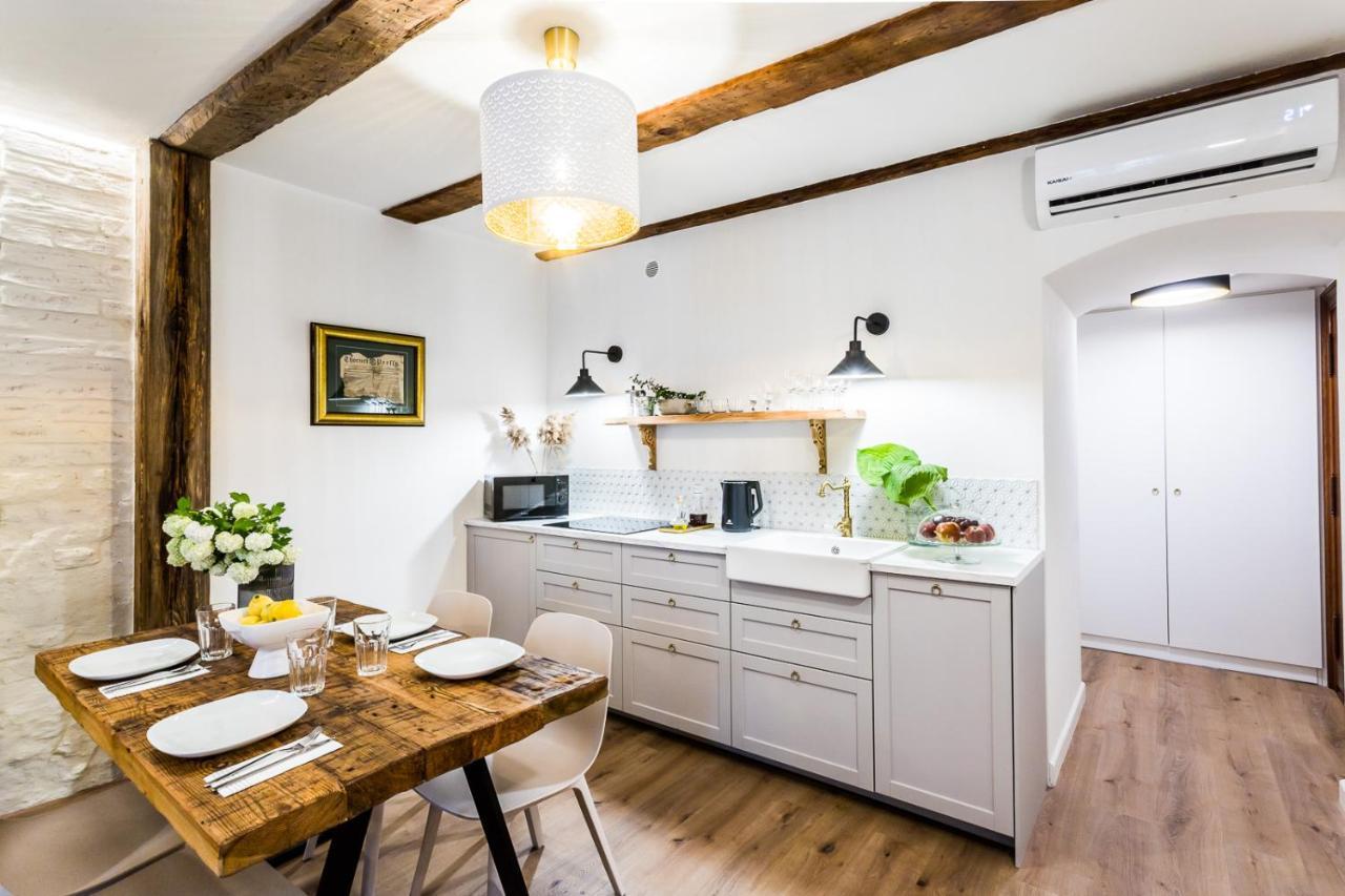 Uroczy Apartament Lazienna 5/4 Torun Bagian luar foto