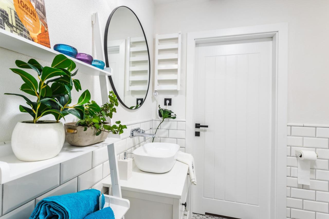 Uroczy Apartament Lazienna 5/4 Torun Bagian luar foto
